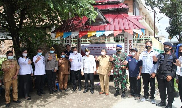 Kegiatan Pencanangan Kelurahan Karo Bersinar diluncurkan di Jambur Merga Silima, Jalan Narumonda Bawah, Senin (16/11/2020) dan dihadiri Wakil Walikota Pematangsiantar Togar Sitorus SE MM.