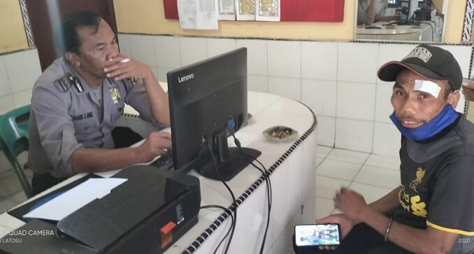 Zeth Fomeni alias Asep (47) Melaporkan kasus penganiayaan yang dialaminya ke Polsek Parapat