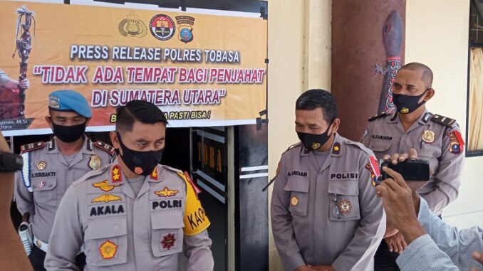 Kapolres Toba AKBP Akala Fikta Jaya SIK. MH pada press realese Pelaksanaan Pengamanan Pilkada 2020