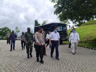 Kapolres Simalungun Sambut Kedatangan Kemenko Marves dan Rombongan di Hotel Niagara Parapat