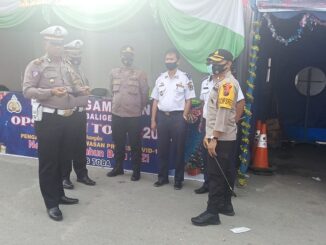 Kapolres Toba, AKBP Akala Fikta Jaya S.ik, MH melakukan pengecekan pos pengamanan (pos pam, Kamis (24/12/2020)