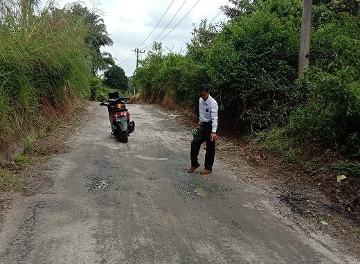 Bangunan Peningkatan Jalan atau Lapisan Penetrasi (Lapen) di Nagori Siatasan, Kecamatan Dolok Panribuan, Kabupaten Simalungun, Sumut