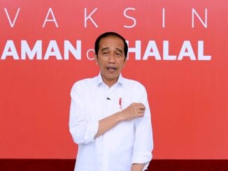 Presiden Jokowi menyampaikan kesannya usai divaksin, Rabu (13/01/2021), di Istana Merdeka, Jakarta. (Foto: Biro Pers Setpres)