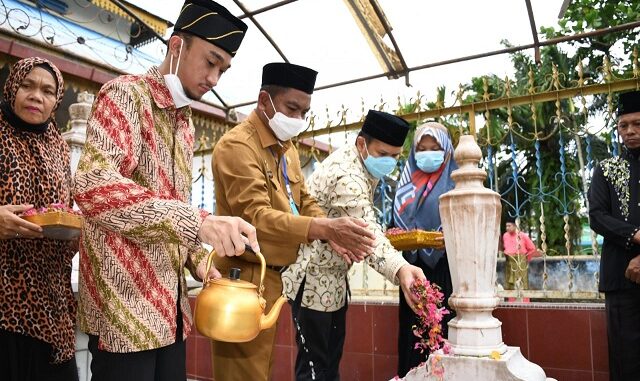 Bupati Dan Wabup Terpilih Antarkan Ziarah Sultan Deli XIV , Selasa (5/1/2020)