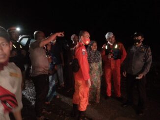 Tim Gabungan berasal dari Polsek Kotarih Polres Serdang Bedagai, Basarnas dan PMI, Senin (11/1/2021)