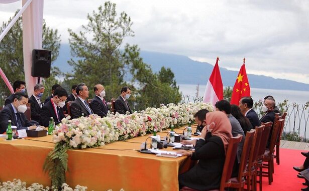 Pemerintah Republik Indonesia dan Republik Rakyat Tiongkok (RRT) mengadakan MOU (Memorandum Of Understanding) untuk menyepakati Kerjasama bilateral lintas sektoral di Niagara Hotel Parapa