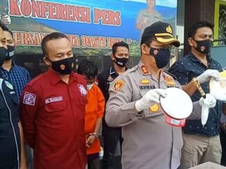 Photo : Pers Release Kapolres Batu Bara AKBP H Ikhwan Lubis, SH MH didampingi Kasatnarkoba AKP Sastrawan Tarigan, SH MH serta KBO IPTU Yahman Tentang Penangkapan Tersangka Narkoba Seberat 374 Gram Shabu oleh Tersangka S.