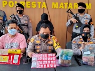 Tangkapan dan pengungkapan kasus besar kembali ditorehkan Sat Resnarkoba Polresta Mataram. Tim besutan AKP Elyas Ericson itu menangkap perempuan berinisial SM (37 tahun)