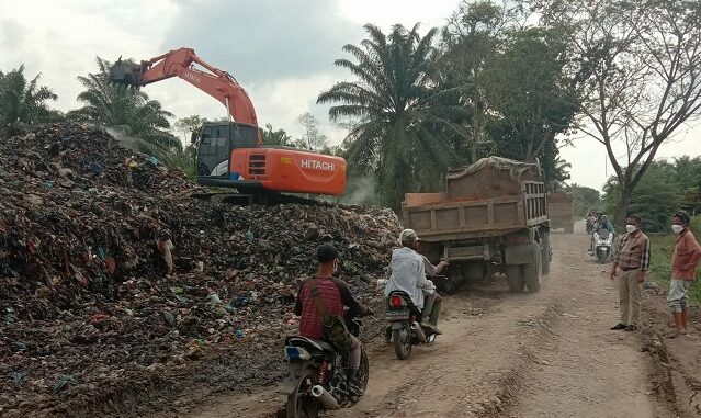 Tempat Pembuangan Akhir (TPA) Jalan Belidaan Desa Simpang 4 Kecamatan Sei Rampah, Minggu (31/01/2021)