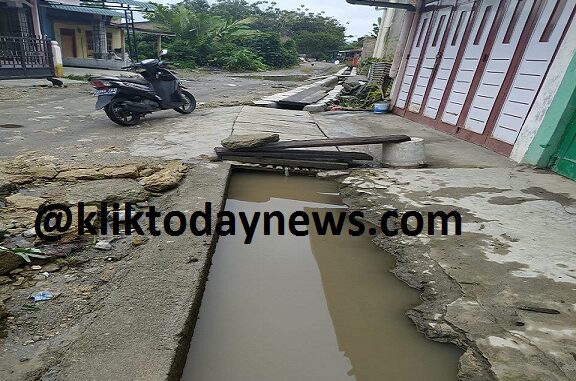 Kondisi Proyek drainase yang dilaksanakan di kelurahan Sondi Raya, Kabupaten Simalungun,