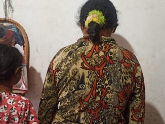 Ibu dan anak yang menjadi korban