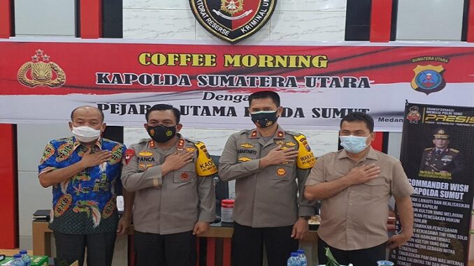 Kapolda Sumut IRJEN Pol RZ Panca Putra Simanjuntak saat Coffee Morning bersama Kadinkes Sumut, Kepala BPBD, serta PJU Poldasu di Mapolda Sumut, Sabtu (20/3).