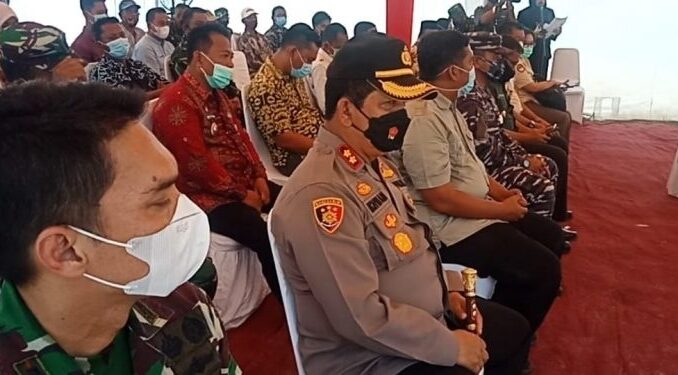 Kapolres Batu Bara AKBP H Ikhwan Lubis, SH. MH mendampingi Kemenhan RI untuk meninjau bakal lokasi pendirian pabrik senjata dan amunisi di Batu Bara, Jumat,(26/03/2021)