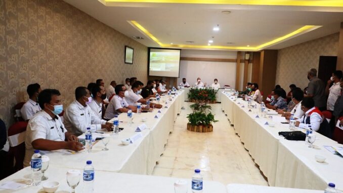 Rapat Percepatan Pembangunan Jalan Tol Pematangsiantar-Parapat bersama Pemerintah Provinsi Sumatera Utara (Pemprovsu). Rapat digelar di Hotel Horison Pematangsiantar, Rabu (31/3/2021) siang.