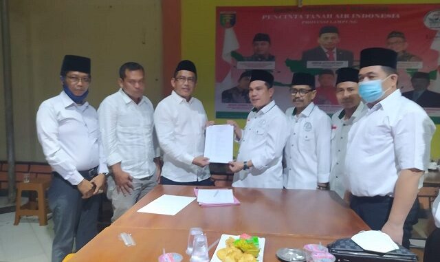 DPW PETANESIA LAMPUNG Berikan SK Mandat kepada Hery Yanto, S.Sos Sebagai Ketua DPC PETANESIA Kab. Lampung Utara