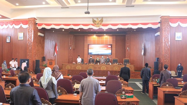 DPRD Kota Depok menggelar Rapat Paripurna Tentang Pandangan Umum Fraksi terhadap tiga Rancangan Peraturan Daerah ( Raperda ) Kota Depok 2021, di Gedung DPRD Kota Depok, Rabu ( 07/04 /2021). 