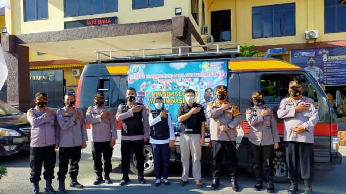 Polres Batu Bara melaksanakan Pelepasan Mobil Vaksin Keliling Polres Batubara dalam Rangka Mensukseskan Vaksin Nasional yang dipimpin langsung oleh Kapolres Batu Bara AKBP Ikhwan Lubis, SH. MH. Senin (03/05/2021) bertempat di Mako Polres Batu Bara.