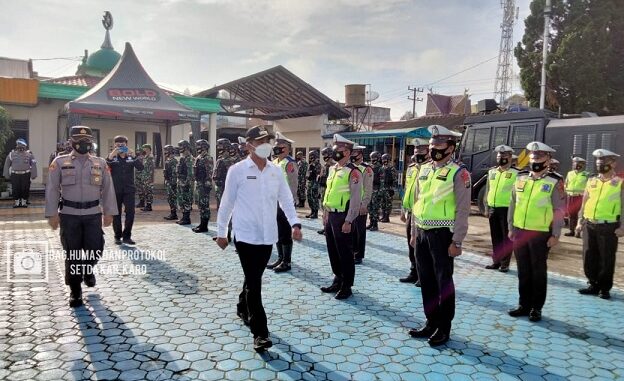 Wakil Bupati Karo Theopilus Ginting pimpin apel gelar pasukan Operasi Ketupat Toba 2021 dalam rangka pengamanan perayaan pengamanan perayaan Idul fitri 1442 H/2021 M