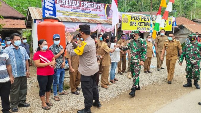 Dandim 0205/TK Dampingi Kapolres Karo Untuk Mengecek Pos Penyekatan Di Perbatasan Karo - NAD