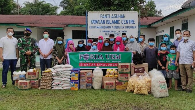 Sejumlah pengurus Forda UKM Siantar- Simalungun, Jumat (7/5) pagi mendatangi Panti Asuhan Islamic Center, di Jalan Asahan, Kecamatan Siantar, Kabupaten Simalungun.