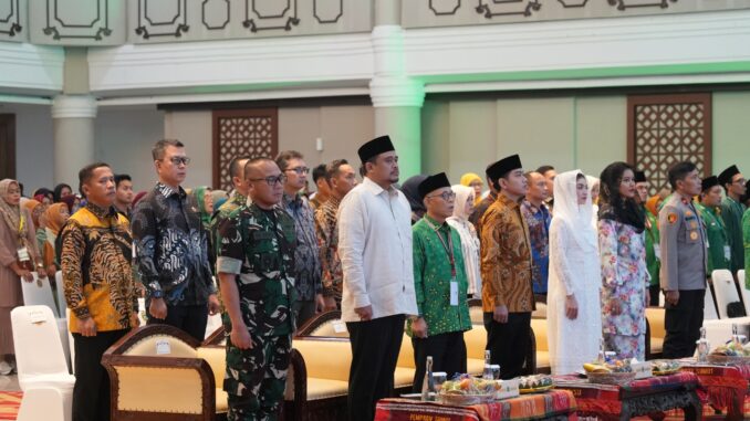 Gubsu dan Wapres hadiri muktamar PUI (9)