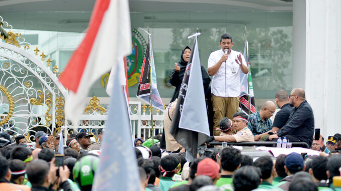 Gubsu terima demo Ojek online (3)